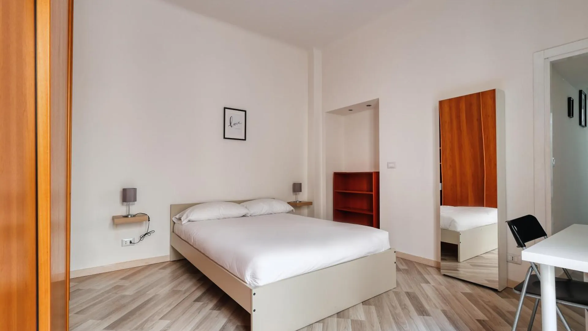 Joivy Stylish 2-Bed Flat, Easy Access To Centre Apartment Milan Italy