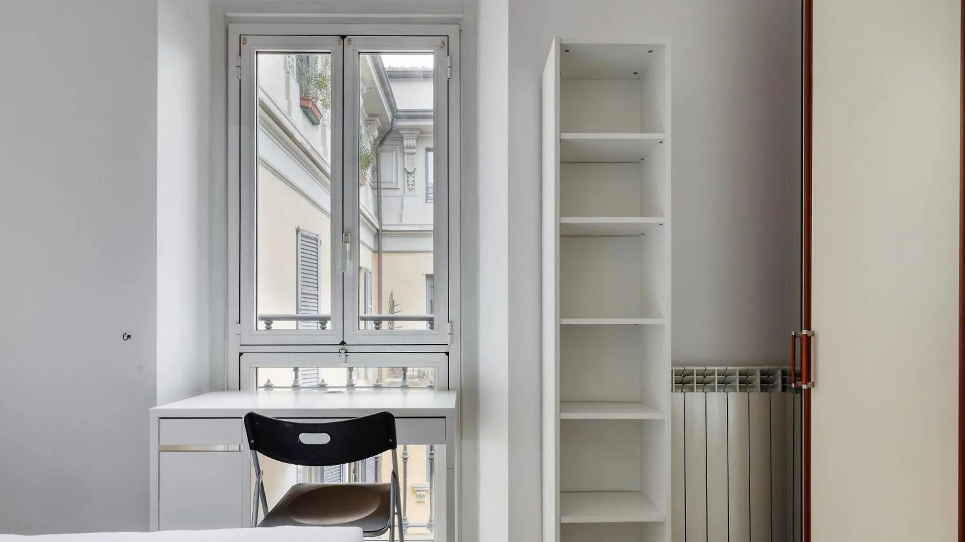 Joivy Stylish 2-Bed Flat, Easy Access To Centre Apartment Milan
