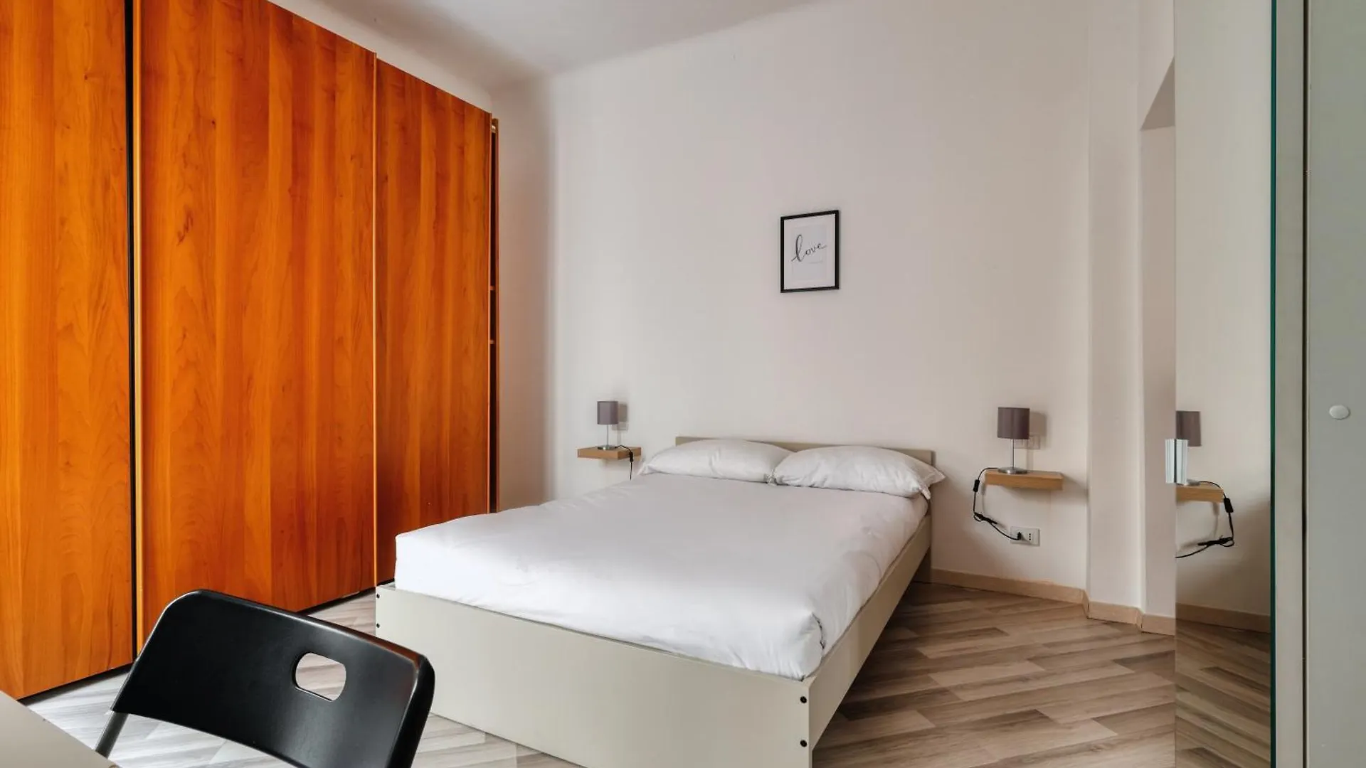 Joivy Stylish 2-Bed Flat, Easy Access To Centre Apartment Milan