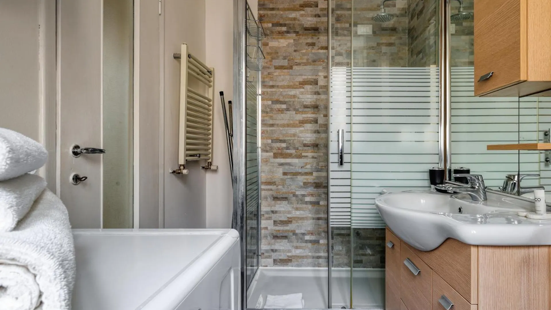 Joivy Stylish 2-Bed Flat, Easy Access To Centre Daire Milano